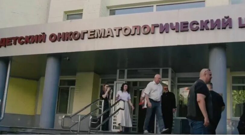 «Тележки добра» доехали до детского онкологического центра и госпиталя в Брянске