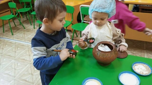 В Злынковском детском саду «Родничок» отметили День каши