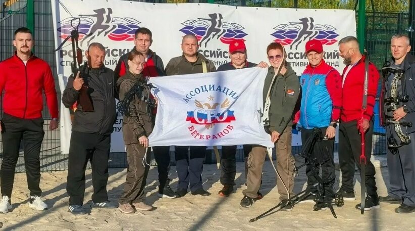 Брянская сборная ветеранов выступает на фестивале по стрельбе из лука в Калуге