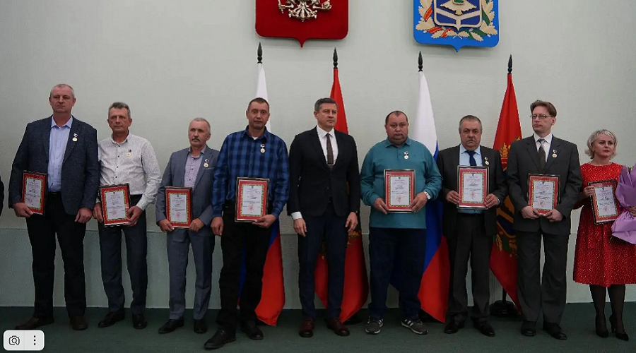 Губернатор Брянщины поздравил дорожников с профессиональным праздником