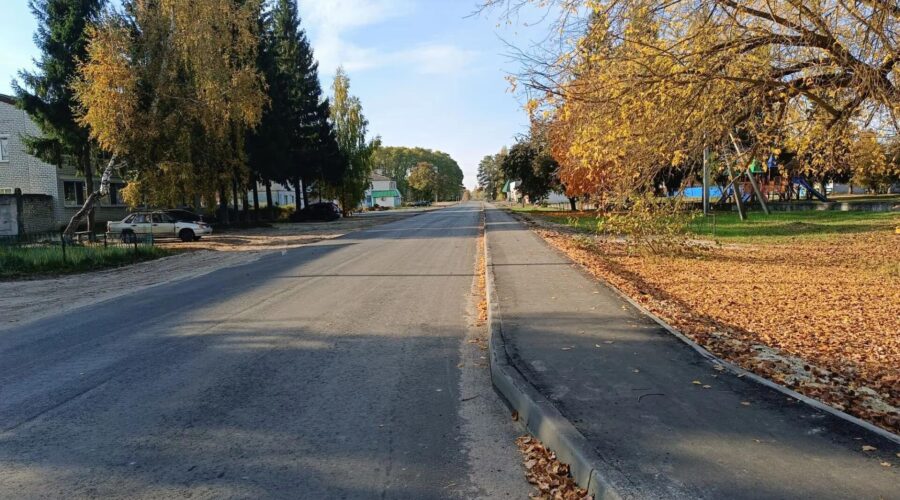 На Брянщине в Суземке обновляют дорогу